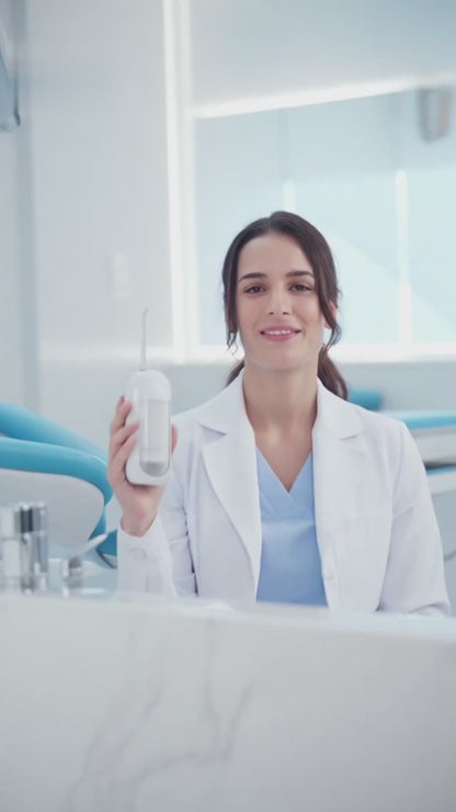 סילון מים דנטלי נייד וקומפקטי