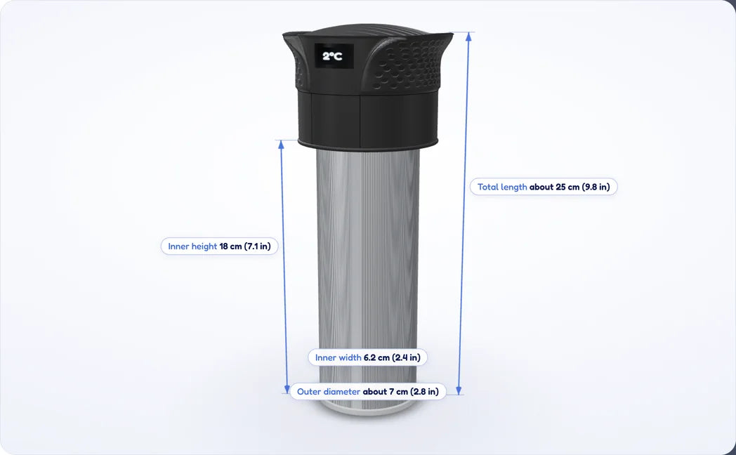The XL 2.0 cooling container with dimension lines: total length about 25 cm (9.8 in), inner height 18 cm (7.1 in), inner width 6.2 cm (2.4 in)